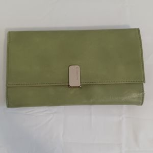 Liz claiborne green leather wallet